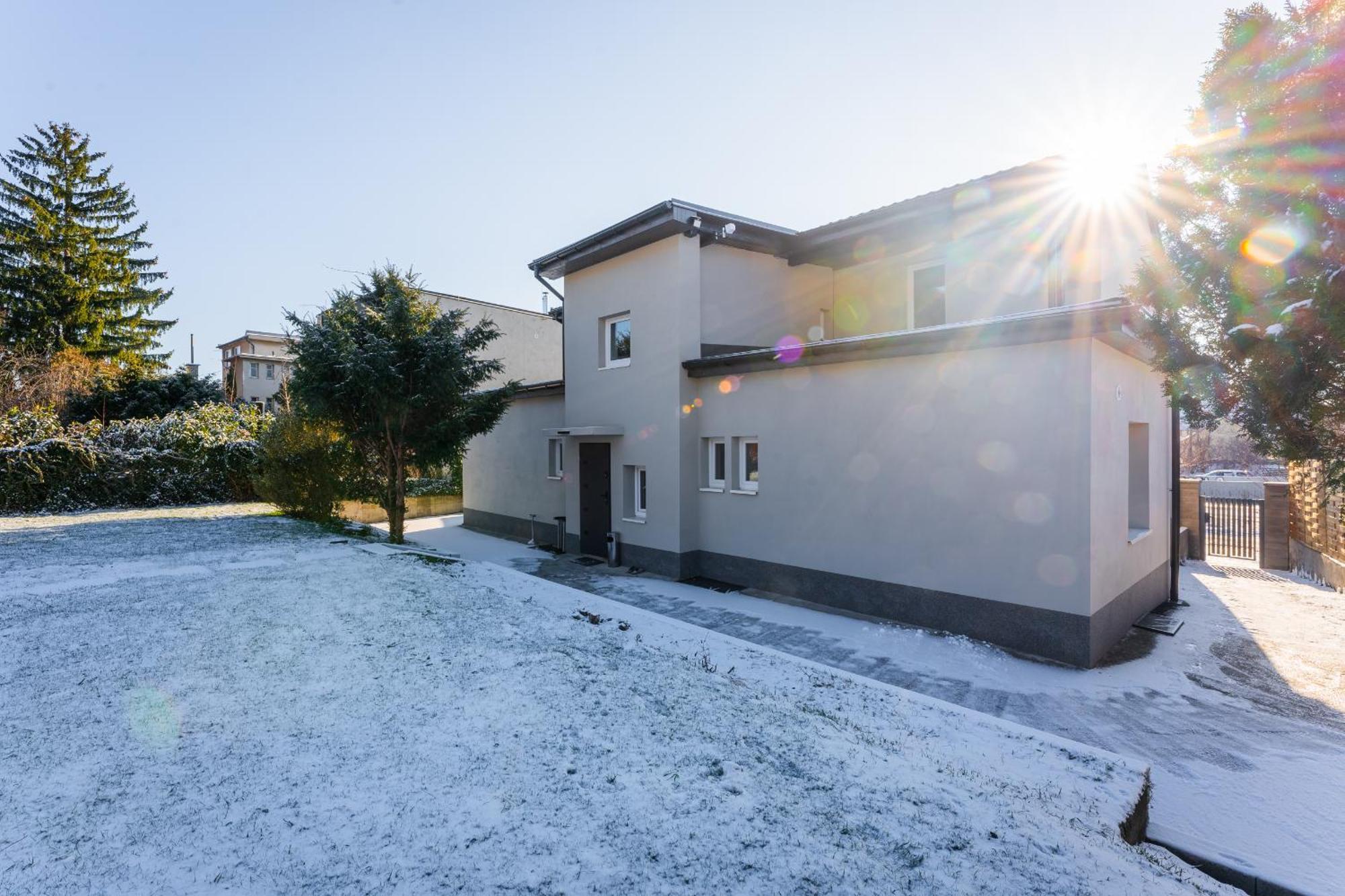 Apartmany Praha-Modrany - Prague — Photos 3